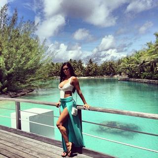 Suelyn Medeiros feet photo 2