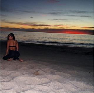 Suelyn Medeiros feet photo 4