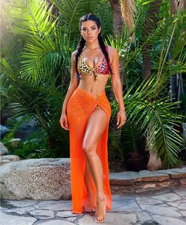 Suelyn Medeiros feet photo 1