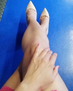 Sugey Ábrego feet photo 5