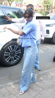 Suhana Khan feet photo 20