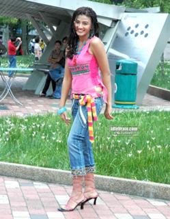 Suhasi Dhami feet photo 3
