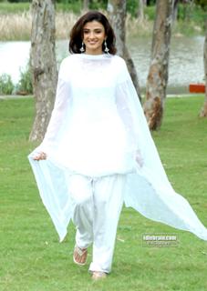 Suhasi Dhami feet photo 17