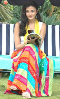 Suhasi Dhami feet photo 8