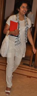 Suhasini feet photo 13