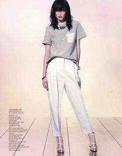 Sui He feet photo 7