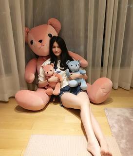 Sui He feet photo 9