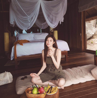 Sui He feet photo 5