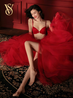 Sui He feet photo 6