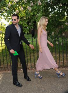 Suki Waterhouse feet photo thumbnail