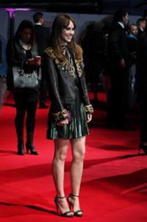 Suki Waterhouse feet photo thumbnail