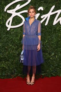 Suki Waterhouse feet photo thumbnail