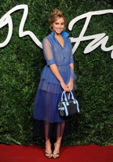 Suki Waterhouse feet photo thumbnail