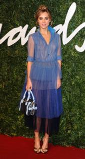 Suki Waterhouse feet photo thumbnail