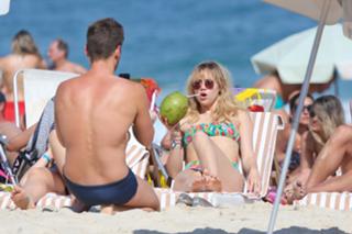 Suki Waterhouse feet photo thumbnail