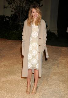 Suki Waterhouse feet photo thumbnail