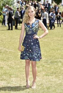 Suki Waterhouse feet photo thumbnail