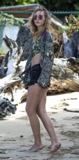 Suki Waterhouse feet photo thumbnail