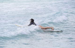 Suki Waterhouse feet photo thumbnail