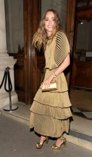 Suki Waterhouse feet photo thumbnail