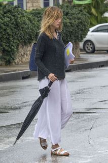 Suki Waterhouse feet photo thumbnail