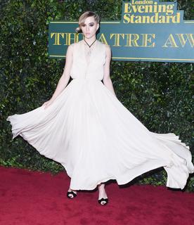 Suki Waterhouse feet photo thumbnail