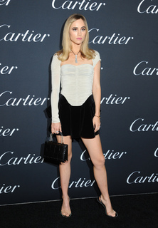 Suki Waterhouse feet photo thumbnail