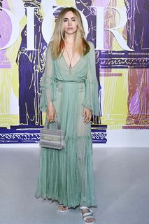 Suki Waterhouse feet photo thumbnail