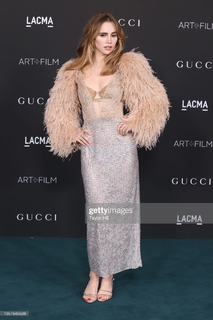 Suki Waterhouse feet photo thumbnail