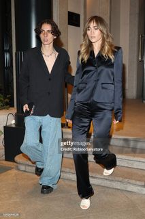 Suki Waterhouse feet photo 8