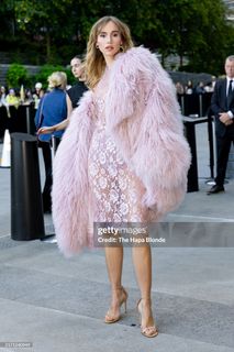 Suki Waterhouse feet photo 3