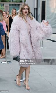 Suki Waterhouse feet photo 19