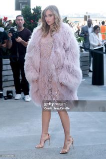 Suki Waterhouse feet photo 18