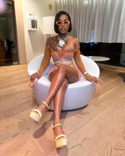 Sukihana feet photo thumbnail