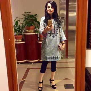 Sumbul Iqbal feet photo 8