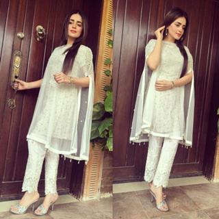 Sumbul Iqbal feet photo 16