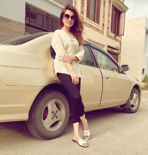 Sumbul Iqbal feet photo 16