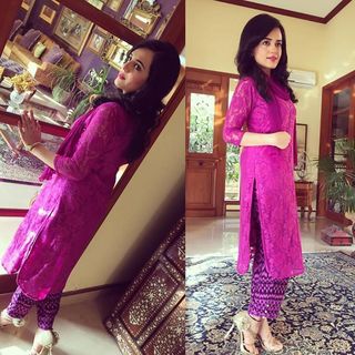 Sumbul Iqbal feet photo 2