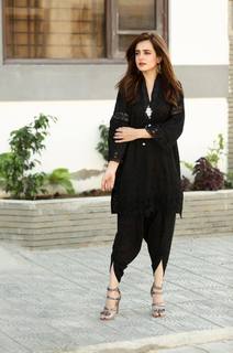 Sumbul Iqbal feet photo 7
