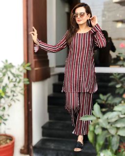 Sumbul Iqbal feet photo 12