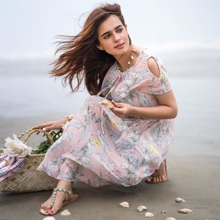 Sumbul Iqbal feet photo 6