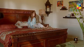 Sumbul Iqbal feet photo 17
