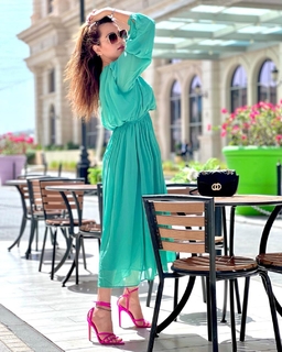 Sumbul Iqbal feet photo 13