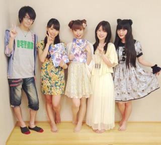 Sumire Uesaka feet photo thumbnail