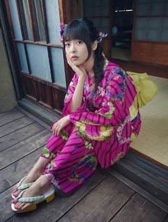 Sumire Uesaka feet photo thumbnail