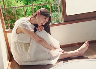 Sumire Uesaka feet photo thumbnail