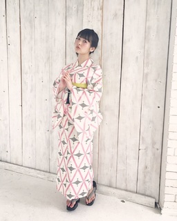 Sumire Uesaka feet photo thumbnail