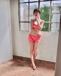 Sumire Uesaka feet photo thumbnail