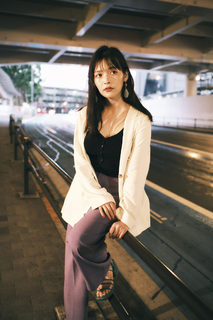 Sumire Uesaka feet photo thumbnail