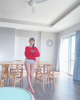 Sumire Uesaka feet photo thumbnail